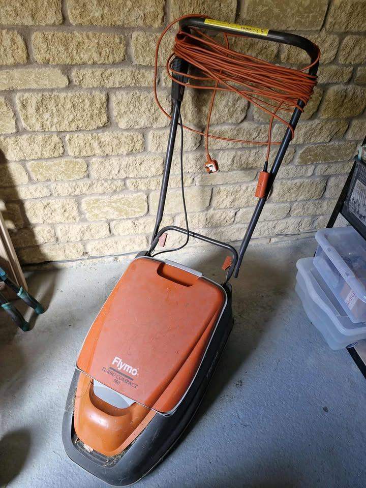 Flymo Turbo Compact 350 Lawn Mower