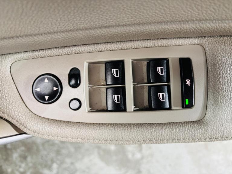 2010 BMW 1 Series 2.0 120d SE Steptronic Euro 5 5dr HATCHBACK Diesel Automatic