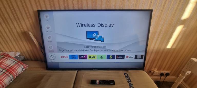 Techwood 65AO9HC Smart TV with Remote – Good Condition