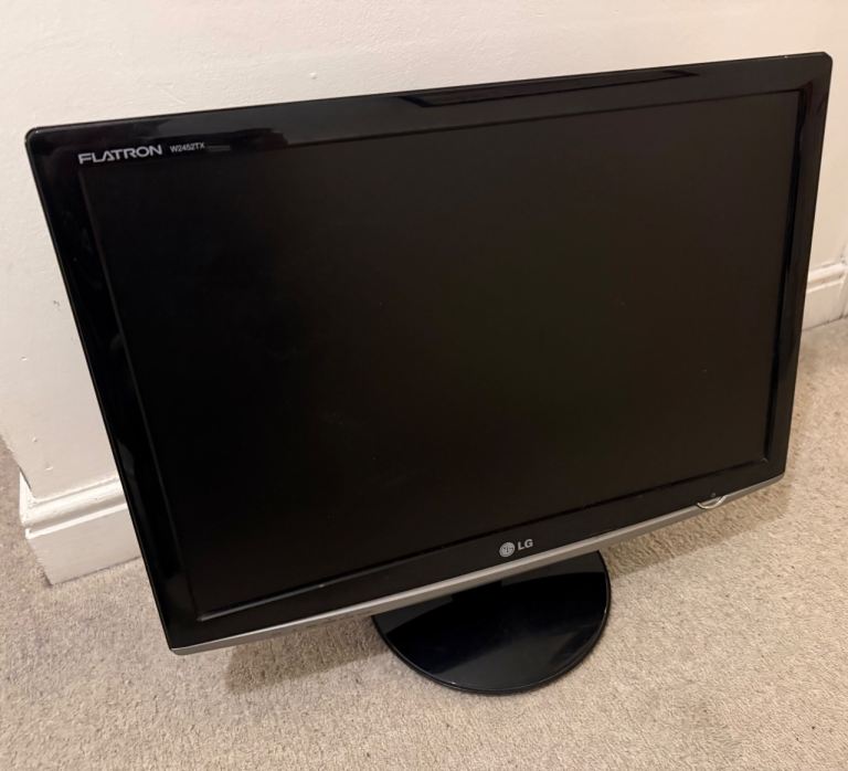 LG 24 inch LCD computer monitor