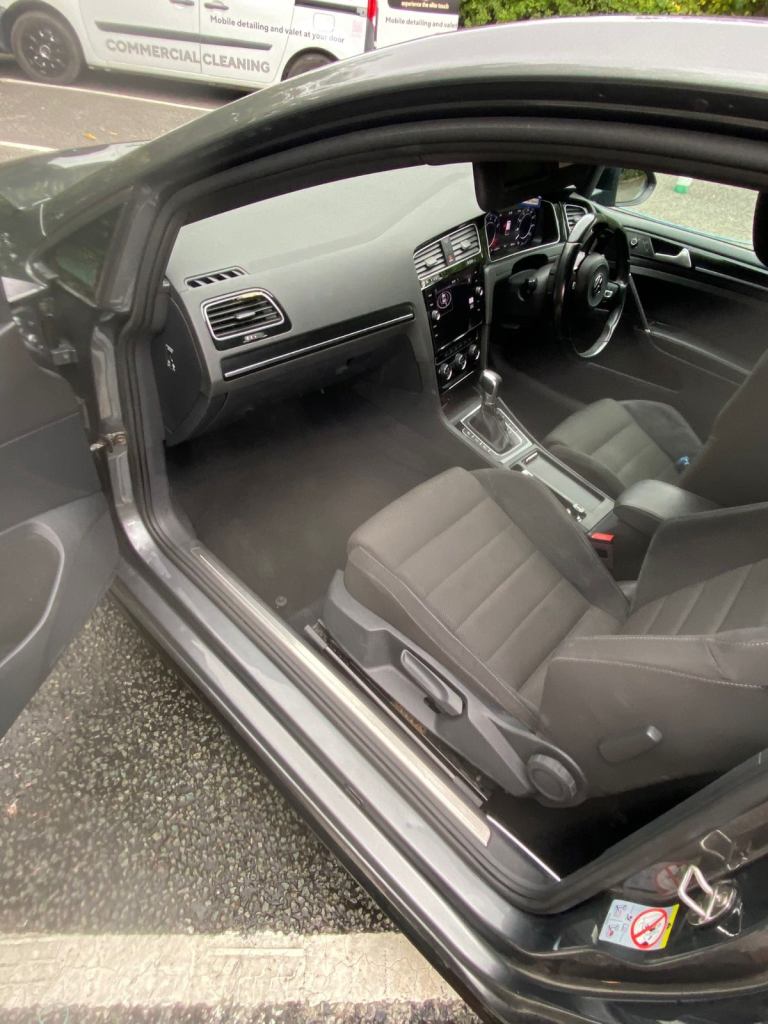 Volkswagen, GOLF, Hatchback, 2017, Semi-Auto, 1984 (cc), 3 doors