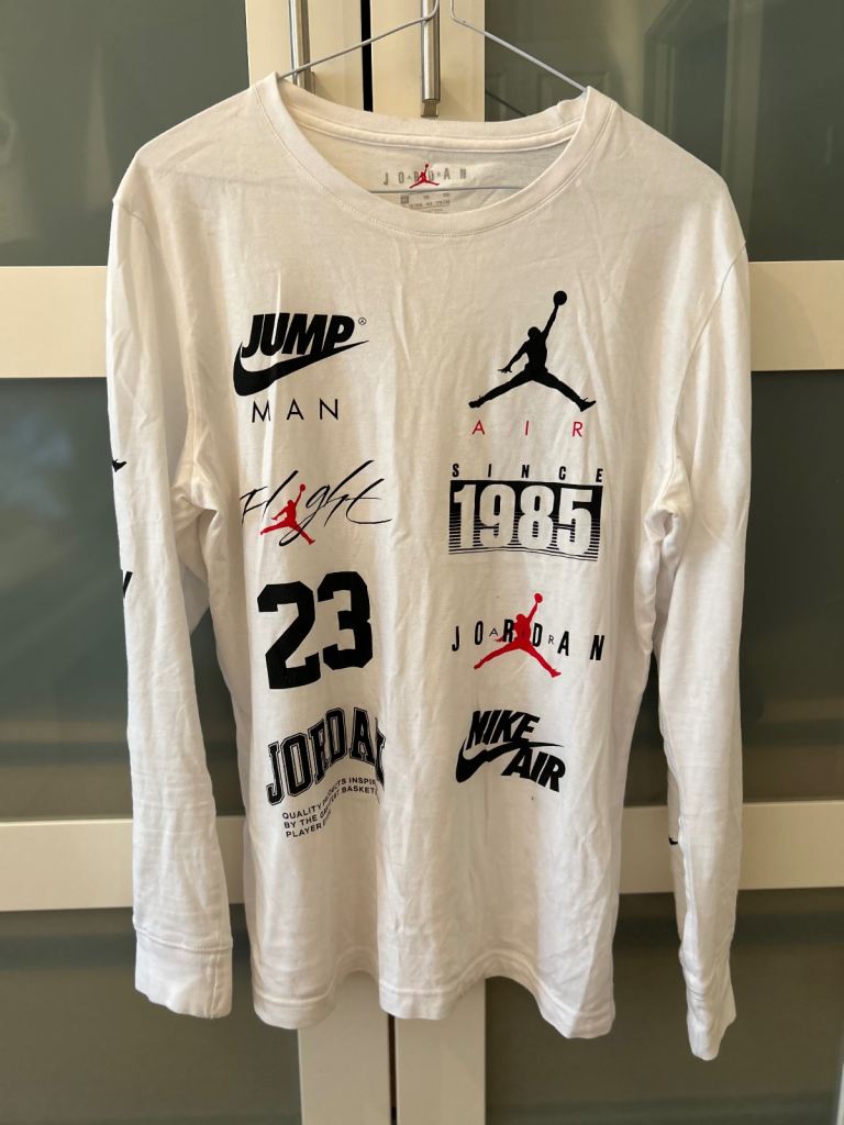 JORDAN MENS LONG SLEEVE SWEATER SIZE 13-15YRS