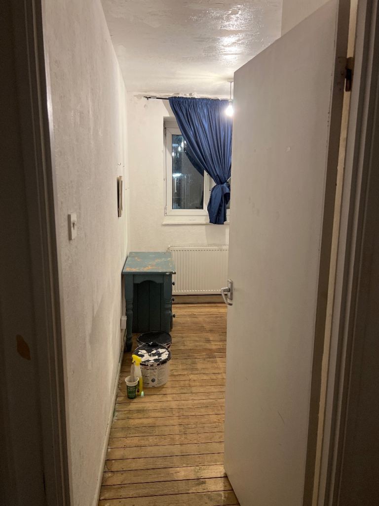 Smallish room to rent in Bermondsey - 10 min walk from London Bridge Tube - £725 a month ex bills