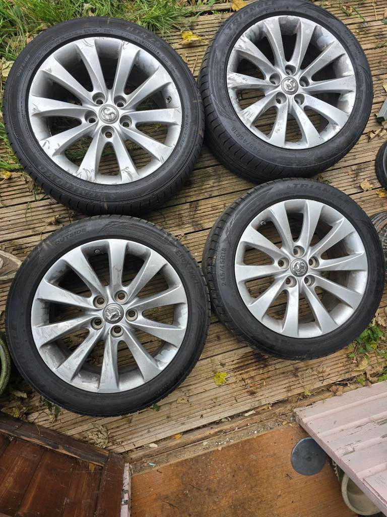 Vauxhall insigna alloy wheels.