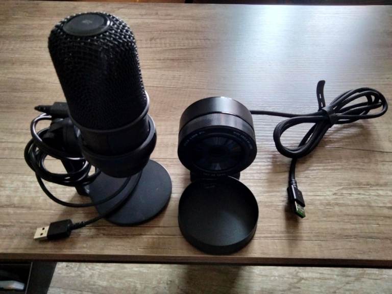 Hyperx standalone Microphone and Razer Kiyo Pro HD camera