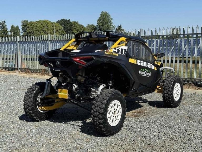 Can-Am Maverick R SAS