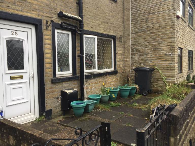 2 Bedroom - £748pcm - Mid Terrace with front garden