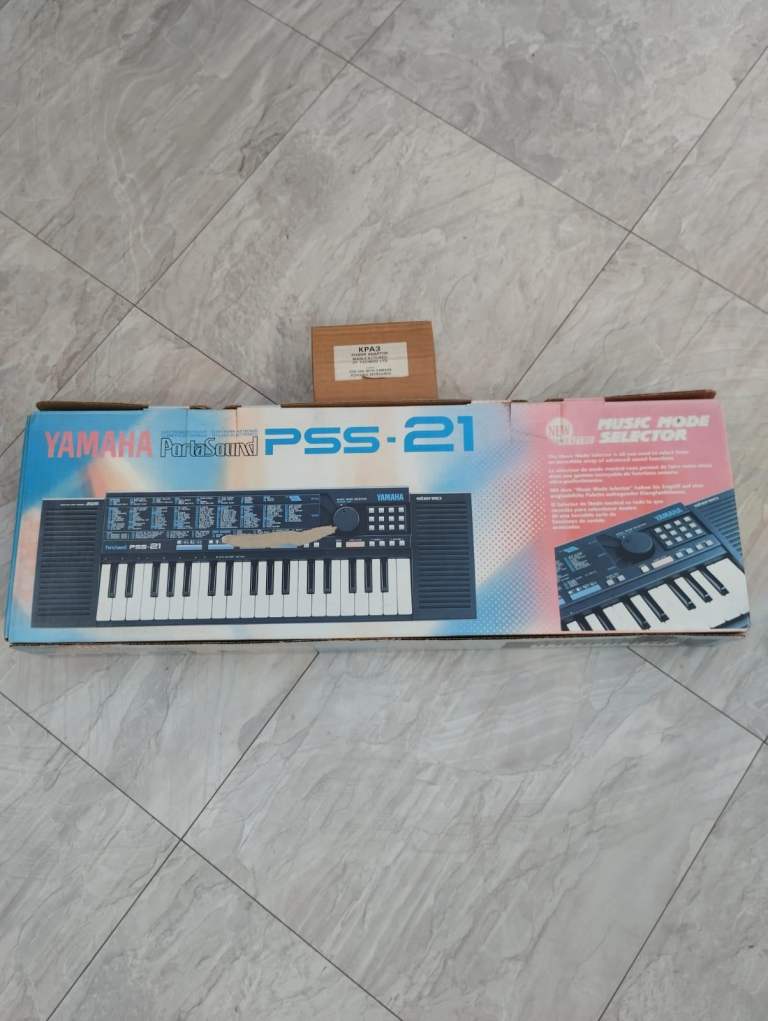 Yamaha Portasound Electronic Keyboard