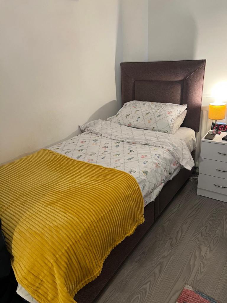 Single Bed 