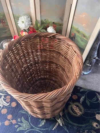 Beautiful large sturdy vintage laundry basket cost £125 like new