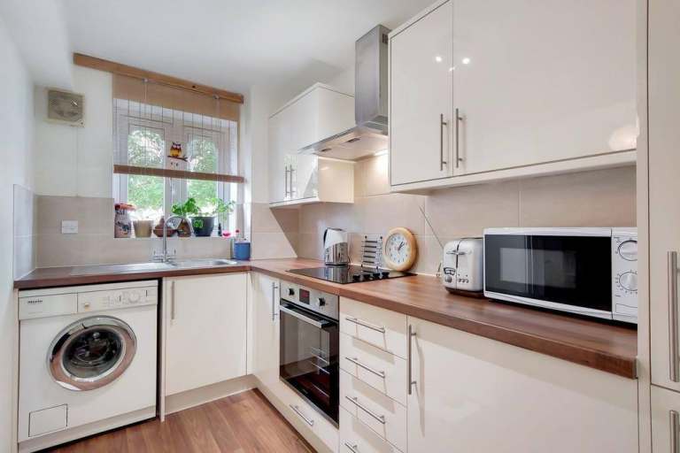 Lovely One Bed Flat - Southall