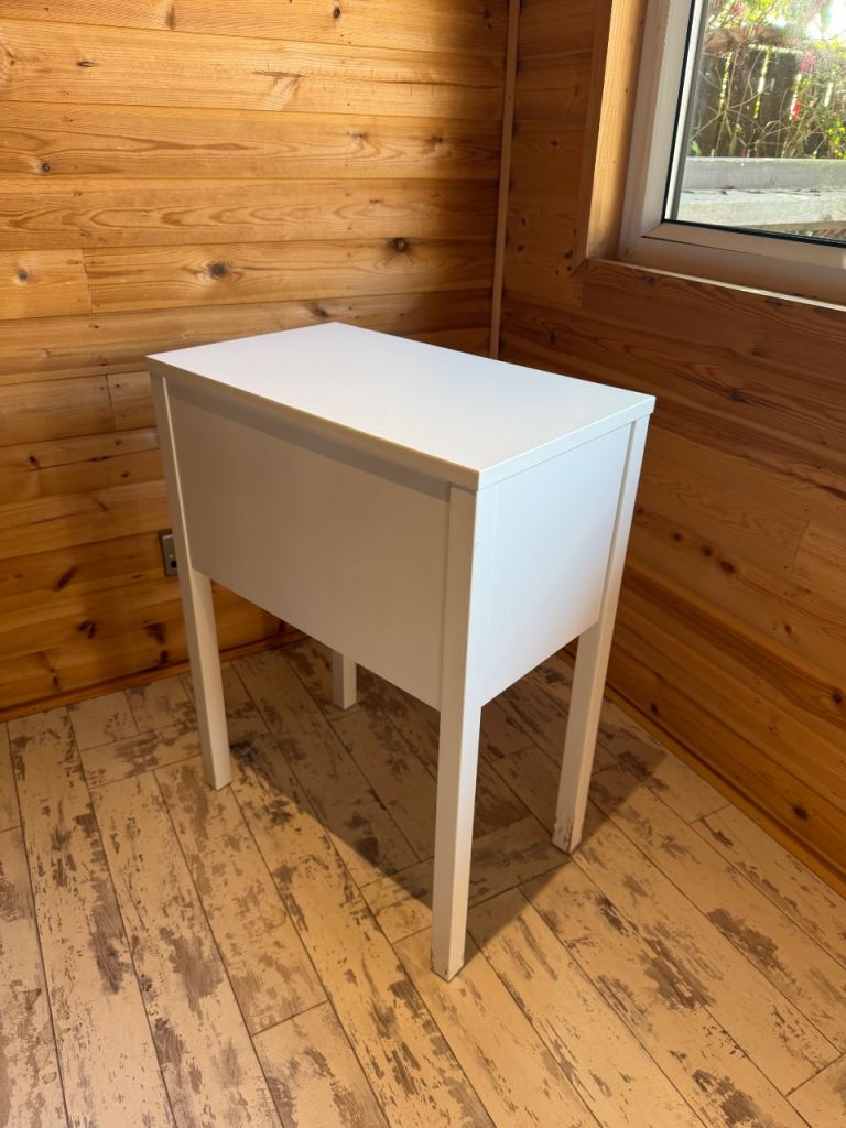 Bedside table