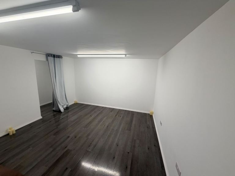Studio Space To Rent Stretford | Bills Included | 15 Mins From Manchester City Centre