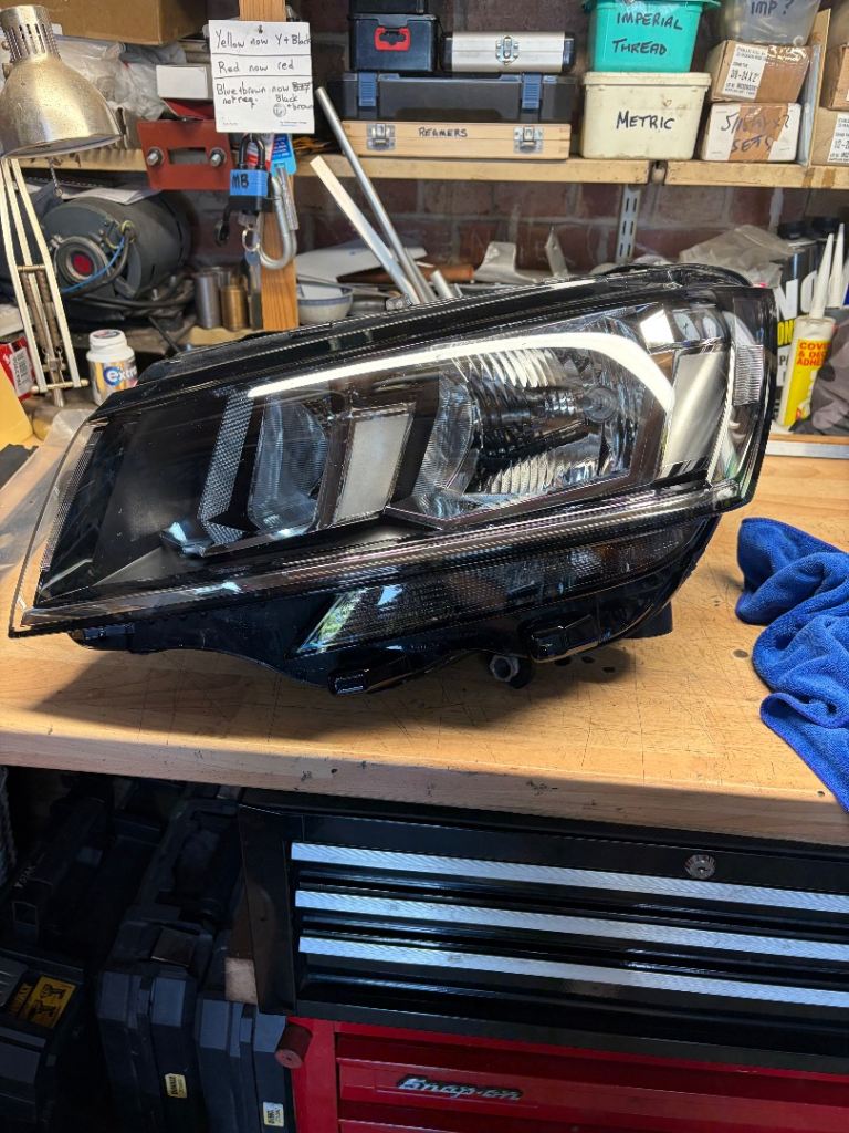 VW T6.1 Headlights 