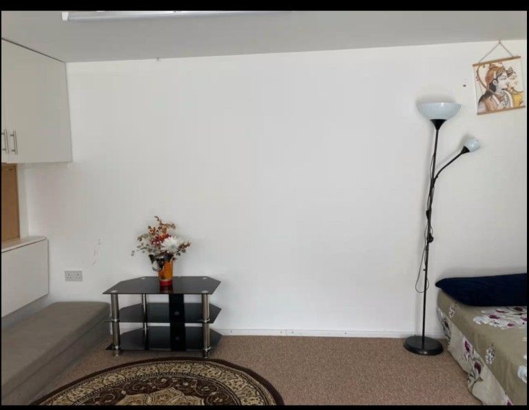 Studio Flat to rent