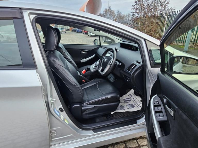 2015 Toyota Prius 1.8 Hybrid Automatic 5dr 5 Seats Hatchback Petrol/Electric Hybrid Automatic