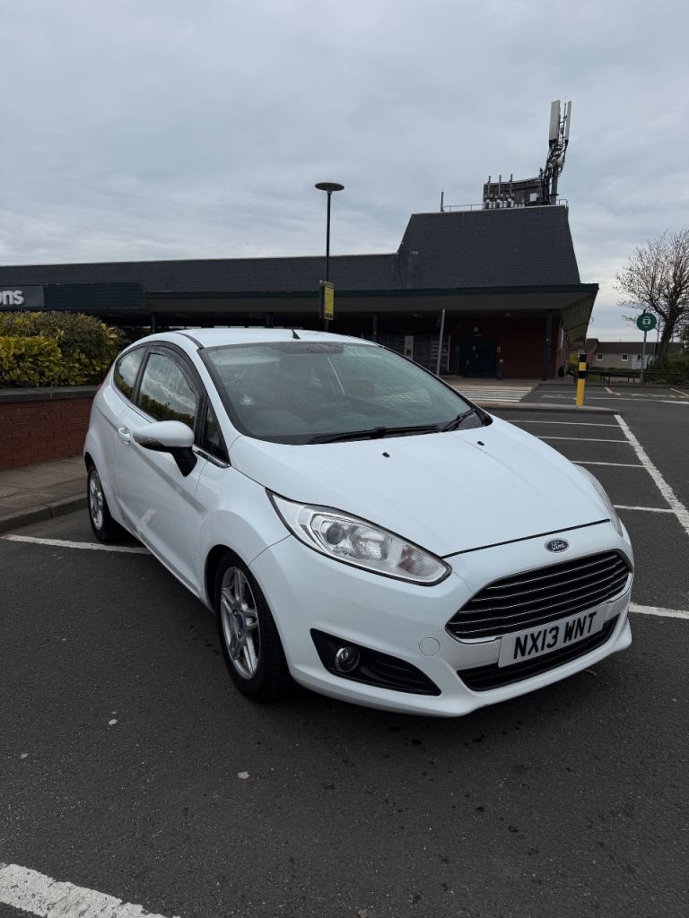 Ford, FIESTA, Hatchback, 2013, Manual, 1241 (cc), 3 doors