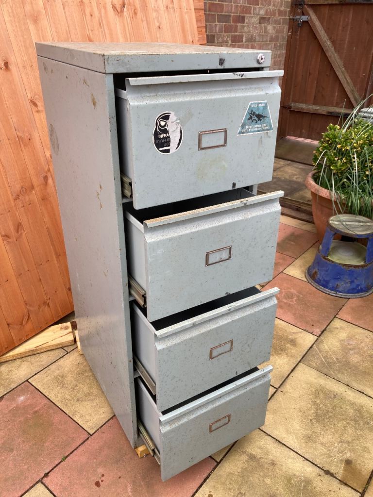 4 drawer filing cabinet suitable for garage / workshop or shed 