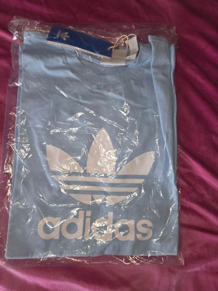 Adidas Originals Trefoil T‑Shirt – Light Blue – Size S – BNWT / Sealed