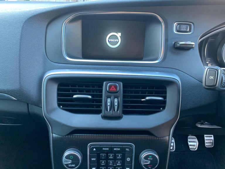 2016 Volvo V40 D2 [120] R DESIGN Nav Plus 5dr HATCHBACK DIESEL Manual