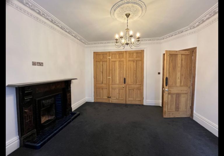 Large 2 Bed Period Flat for rent RG30