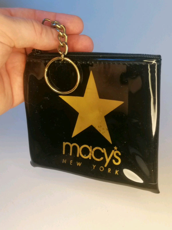  Fashion Macys money holder. 