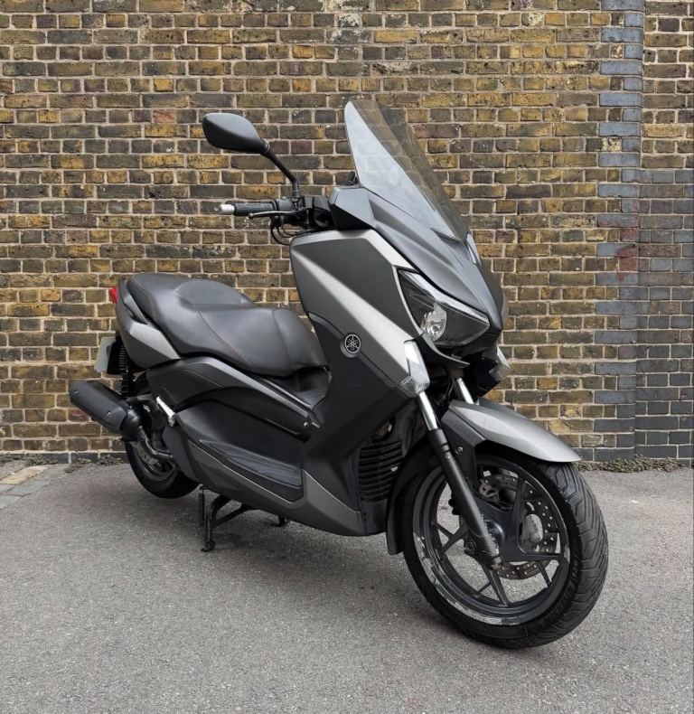 YAMAHA XMAX 125 