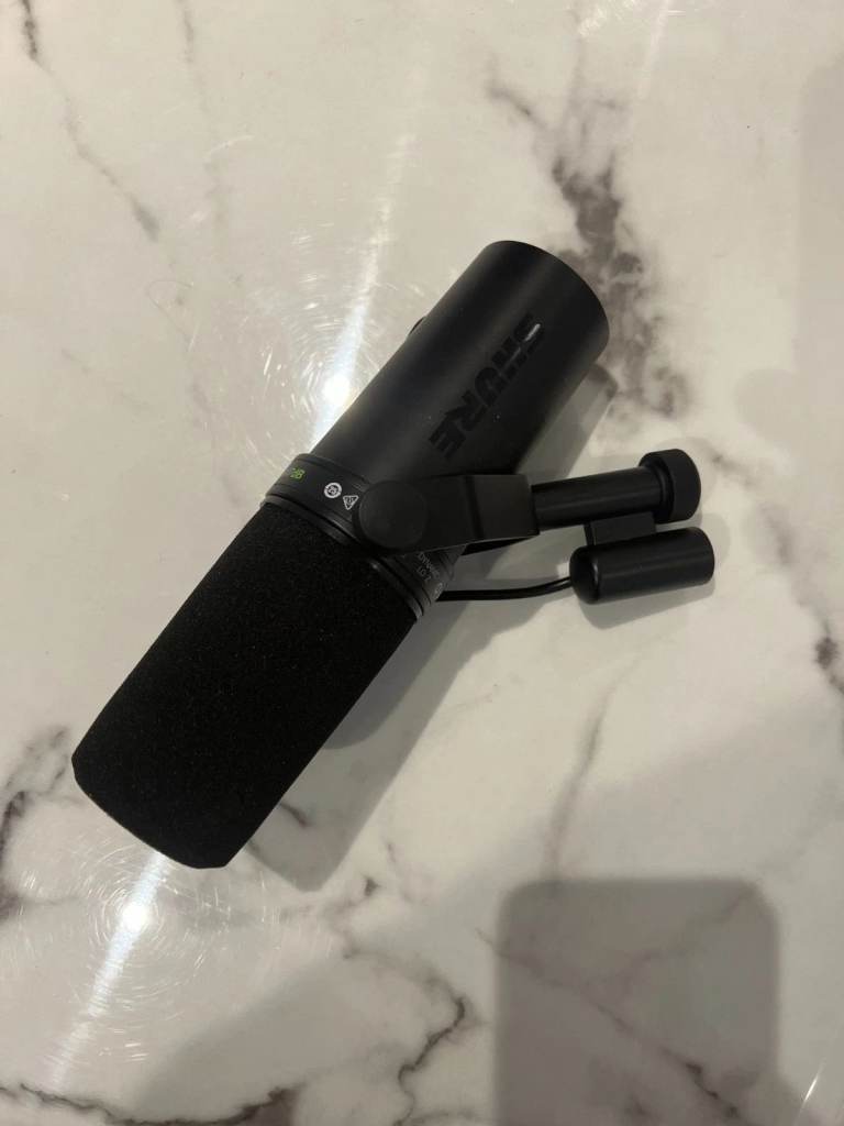 Shure SM7dB Dynamic Broadcast Vocal Mic – Built-In Preamp – Used