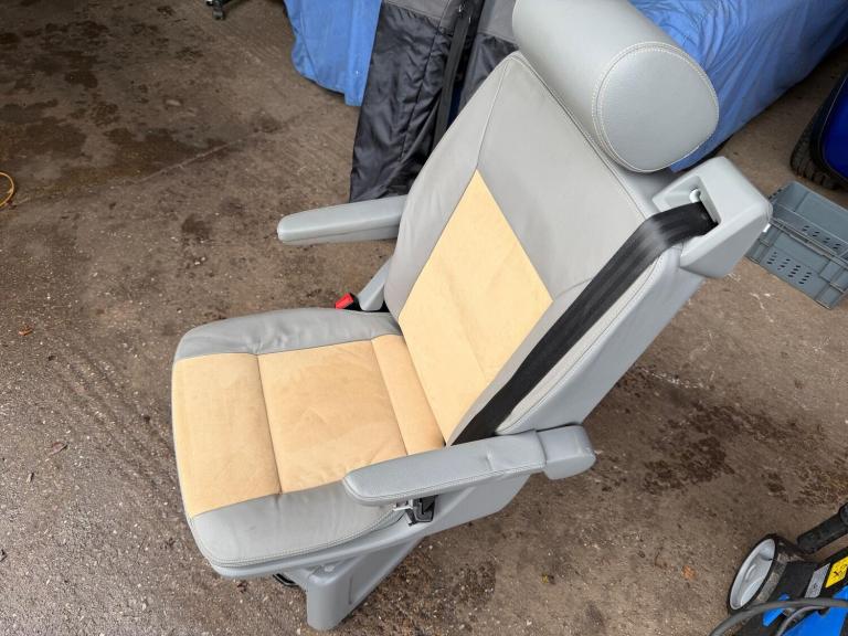 2008 Volkswagen TR-PORTER CALIF SE 174 A SE 174BHP DSG DIESEL Automatic