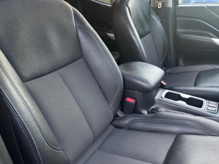  Nissan Navara 2.3 dCi N-Guard Auto 4WD Euro 6 4dr Diesel Automatic