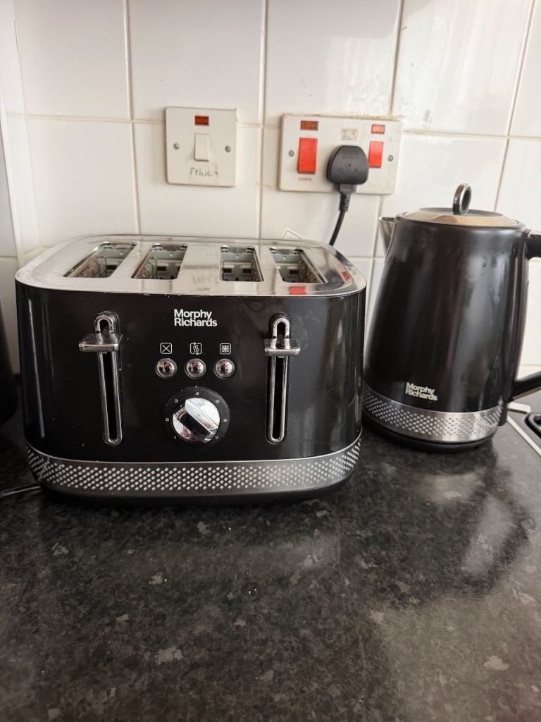 Morphy Richard’s kettle toaster set