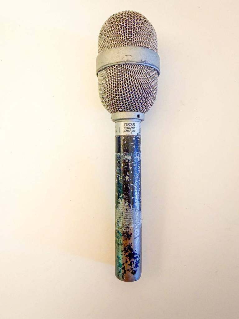  Electro-Voice DS35 Dynamic Cardioid Microphone 1970 - 1989 - Gray