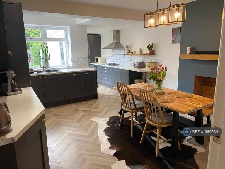 2 bedroom house in Park St, Stourbridge, DY8 (2 bed) (#989834)