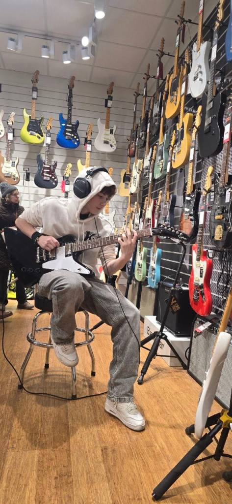 Guitarist, looking for a band