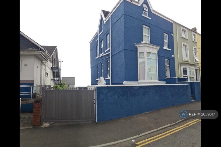 9 bedroom house in Bryn Road, Brynmill, Swansea, SA2 (9 bed) (#2659817)