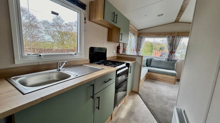 Wonderful caravan, pay to own monthly, Dawlish