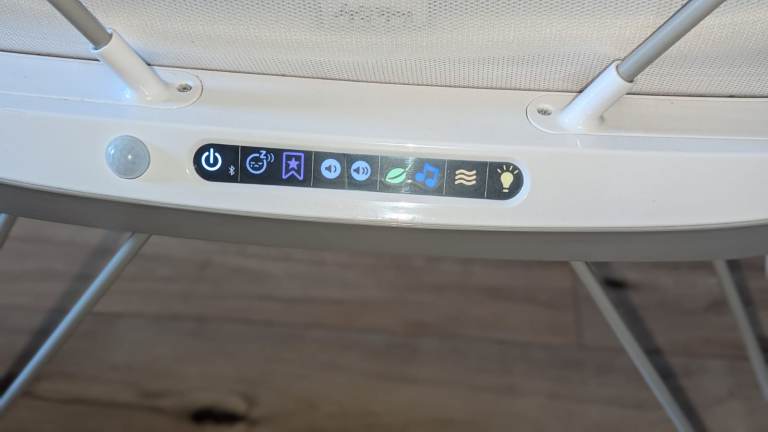 Fischer price basenet soothing moses basket 