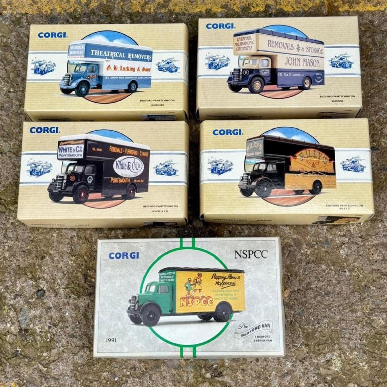 Vintage Corgi Classic Die-Cast Bedford Coached & Vans £5 EACH - LOT 5