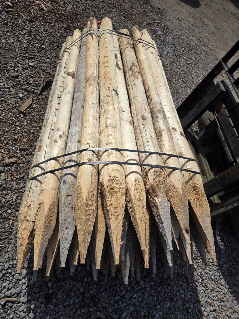 ROUNDED SPIKED TIMBER POSTS 1.7M