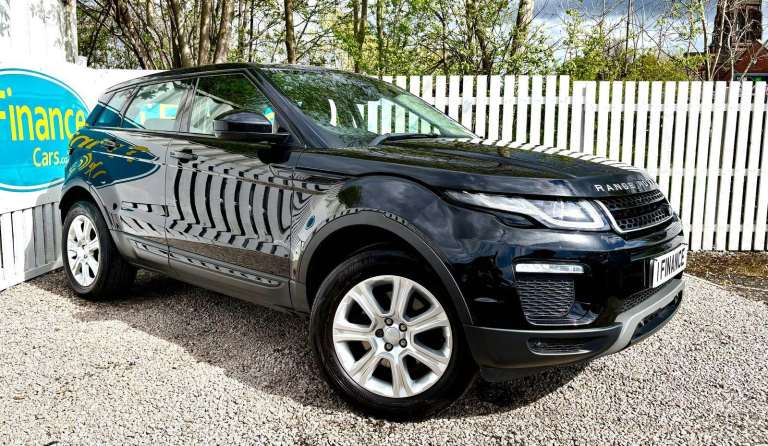 CAN'T GET CREDIT? CALL US! Range Rover Evoque 2.0 eD4 SE TECH (s/s) - £299 DEPOSIT, £112 PER WEEK