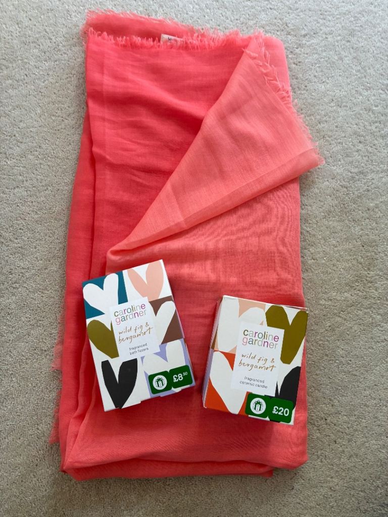 Caroline Gardner wild fig and bergamot fragranced candle and bath fizzers/White Stuff scarf