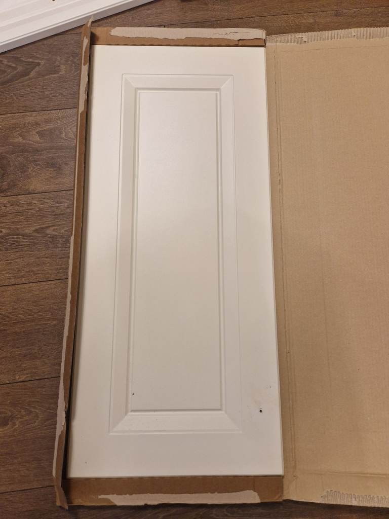 Magnet kitchen doors and drawers white 