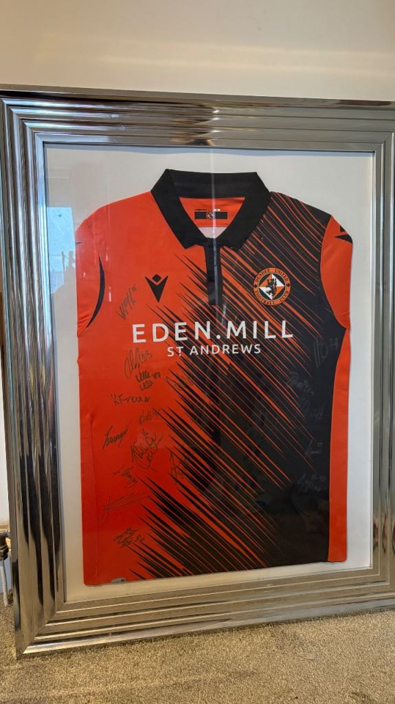 Framed Dundee United Football Shirt - Signed, Excellent Condition