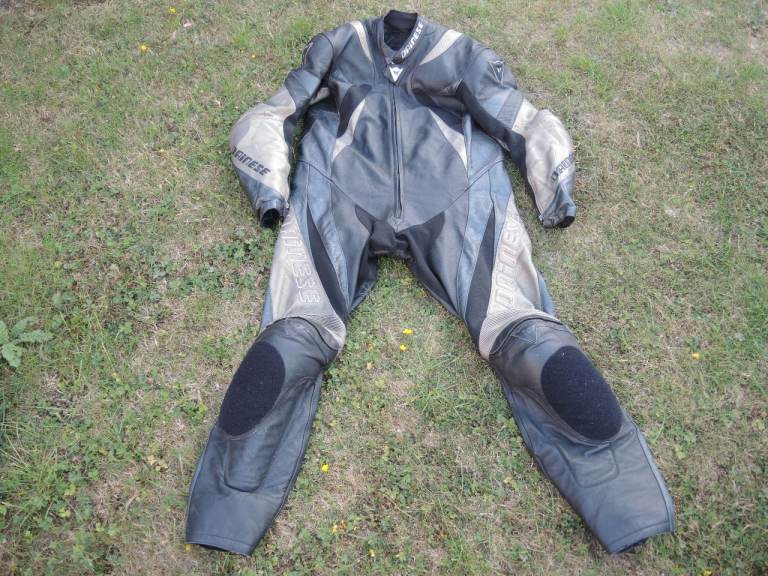 DAINESE MOTORCYCLE BIKE LEATHER ONE PIECE SUIT VIRTUALLY UNUSED AS NEW 