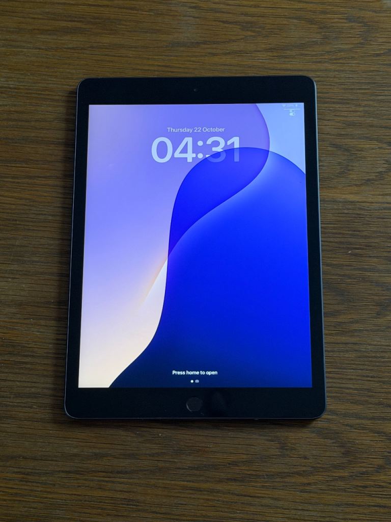 iPad 7th Generation 32GB Grey