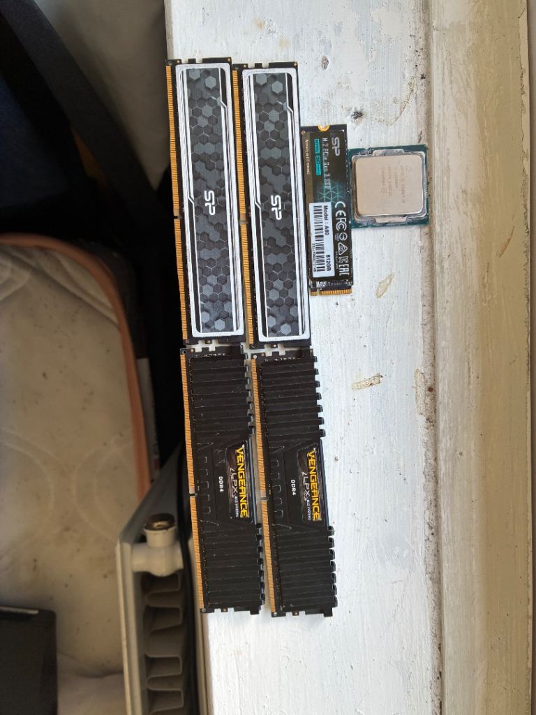 Pc parts cpu ram and m.2