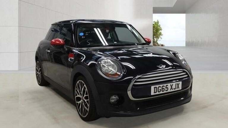 MINI HATCH 1.5 Cooper Auto Euro 6 (s/s) 3dr (black) 2015