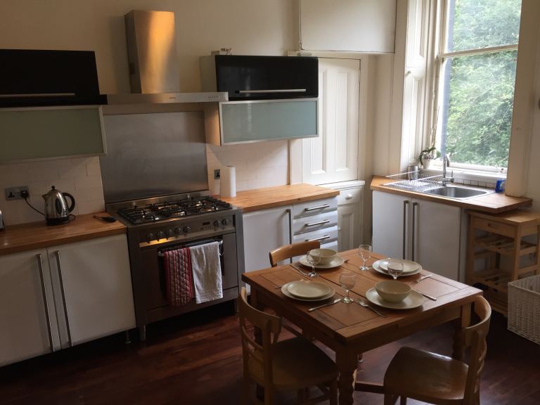 Traditional 2 bed flat Dennistoun 