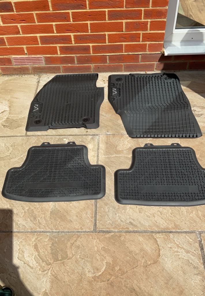 Audi A1 Mark 2 Front and Rear Rubber Floor Mats