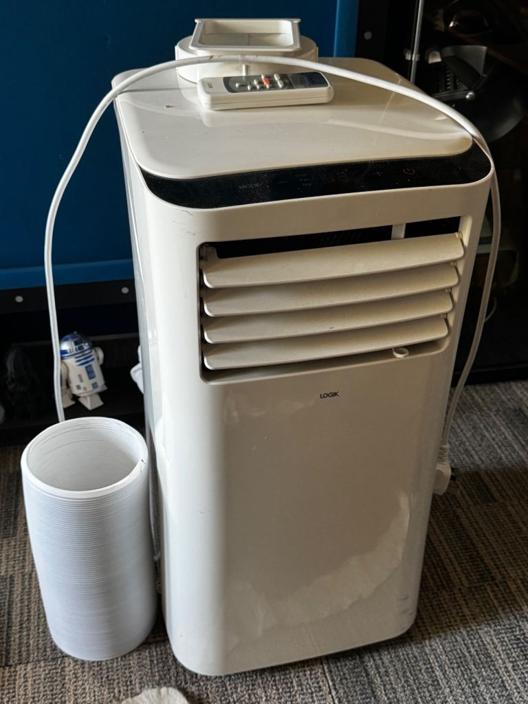 Logik portable air conditioner fan 8000btu full working order 